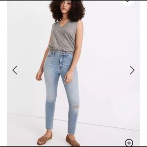 Madewell size 29 Curvy Roadtripper in Benton Wash Knee-Rip Edition High Rise